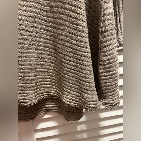 Free People Beige Distressed Cowl Neck Long Sleeve Sweater S Open Back Boho - Picture 4 of 7